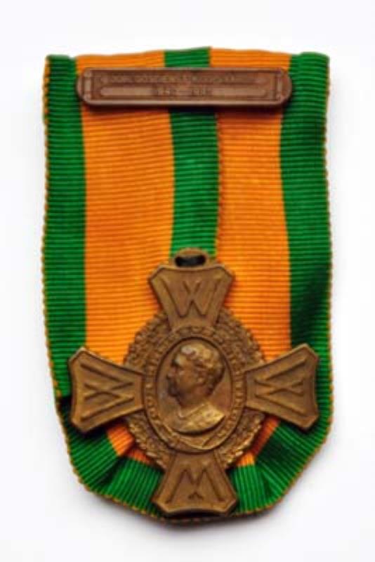Oorlogsherinneringskruis or War Remembrance Cross, with bar "Merchant Navy 1945-1944